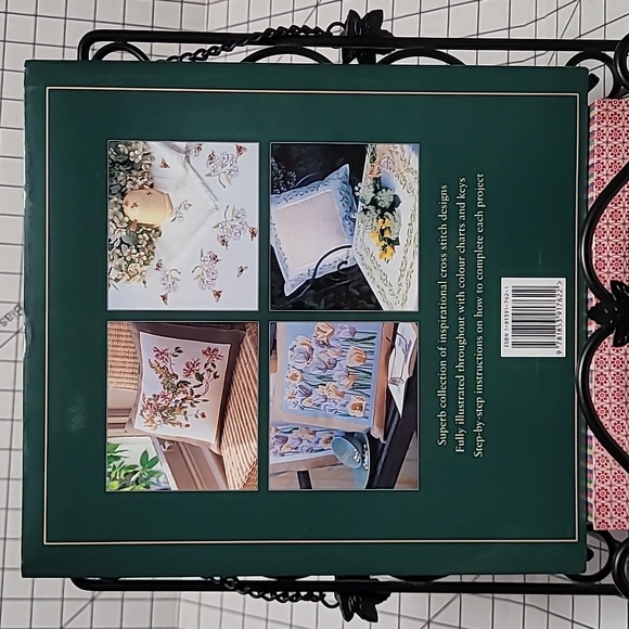 The Secret Garden in Cross Stitch - Picture 2 of 6